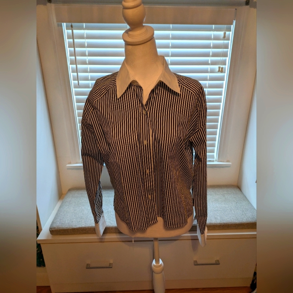 Express Black and White Striped Button-Up Shirt; cropped style